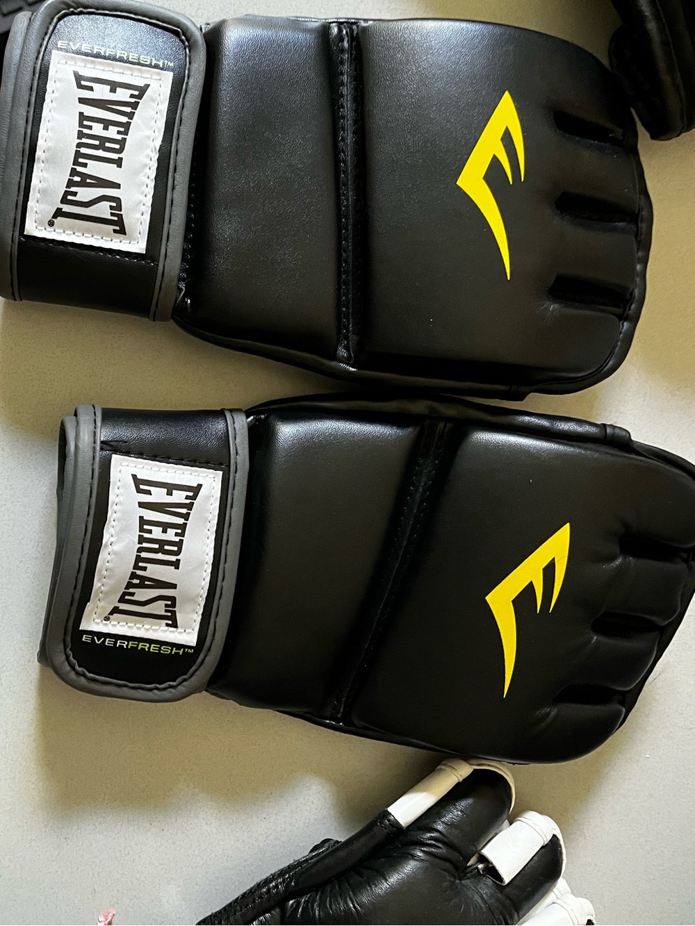 Everlast Youth M MMA grappling gloves